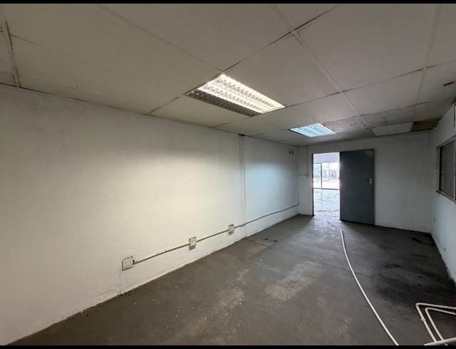 379M² WAREHOUSE TO LET IN HALFWAY HOUSE